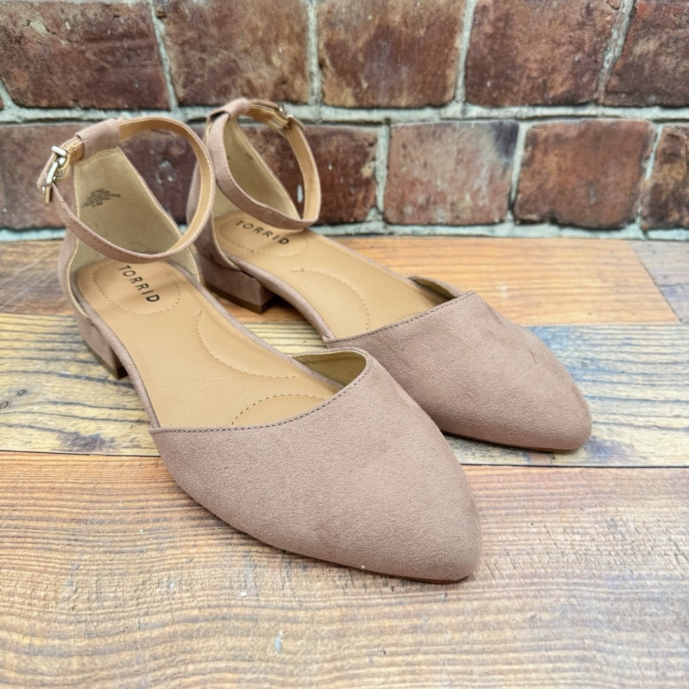 Torrid Womens 8.5W Blush Dusty Pink Faux Suede Ankle Strap Flats